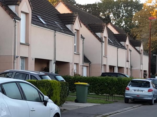 LONGUEAU ALLEE TILLEULS/ACACIAS/AUBEPINE