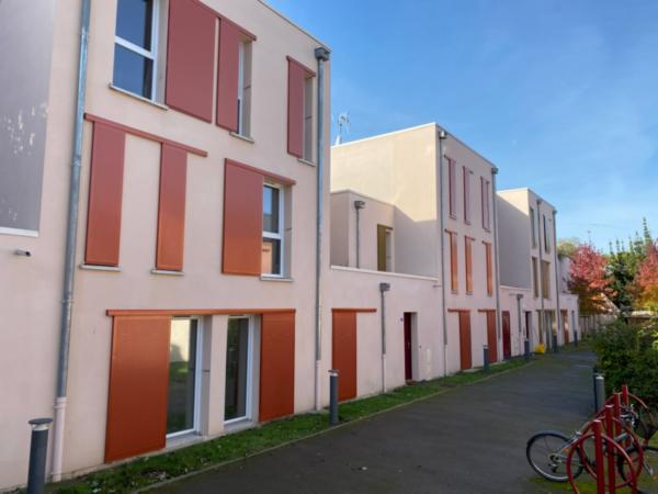 COUR COUVREUR